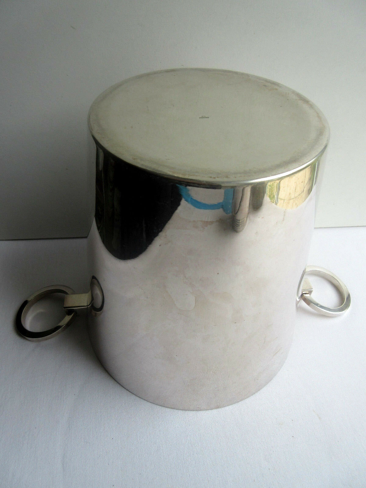 Art Deco champagne bucket, beautiful silver metal, 2 rings handles, signed ST Médard