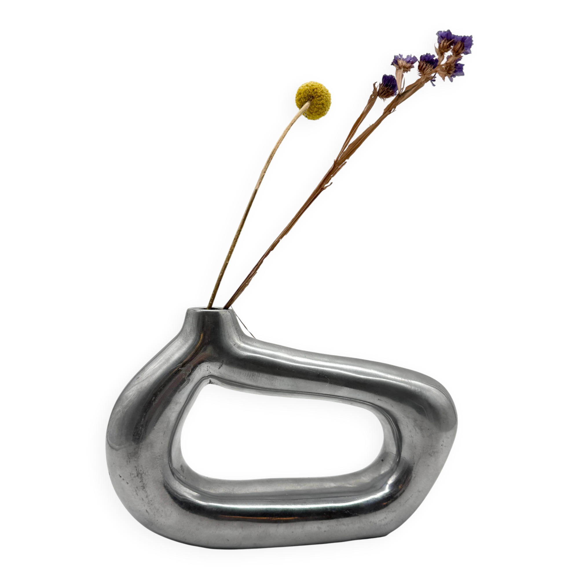 Vase sculptural en fonte d’aluminium, 1970s