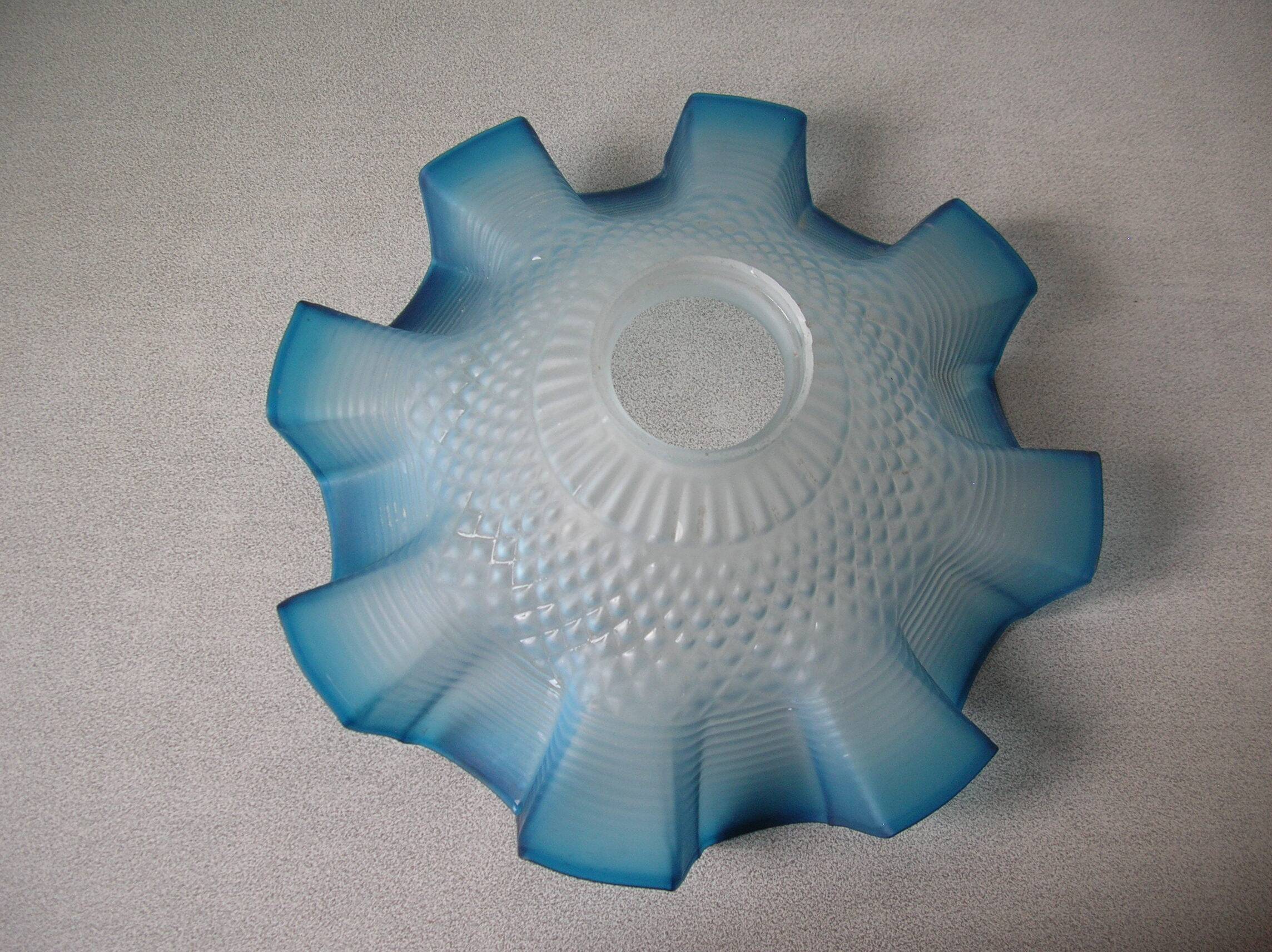 Antique corolla lampshade chandelier lamp pendant light in glass relief decor