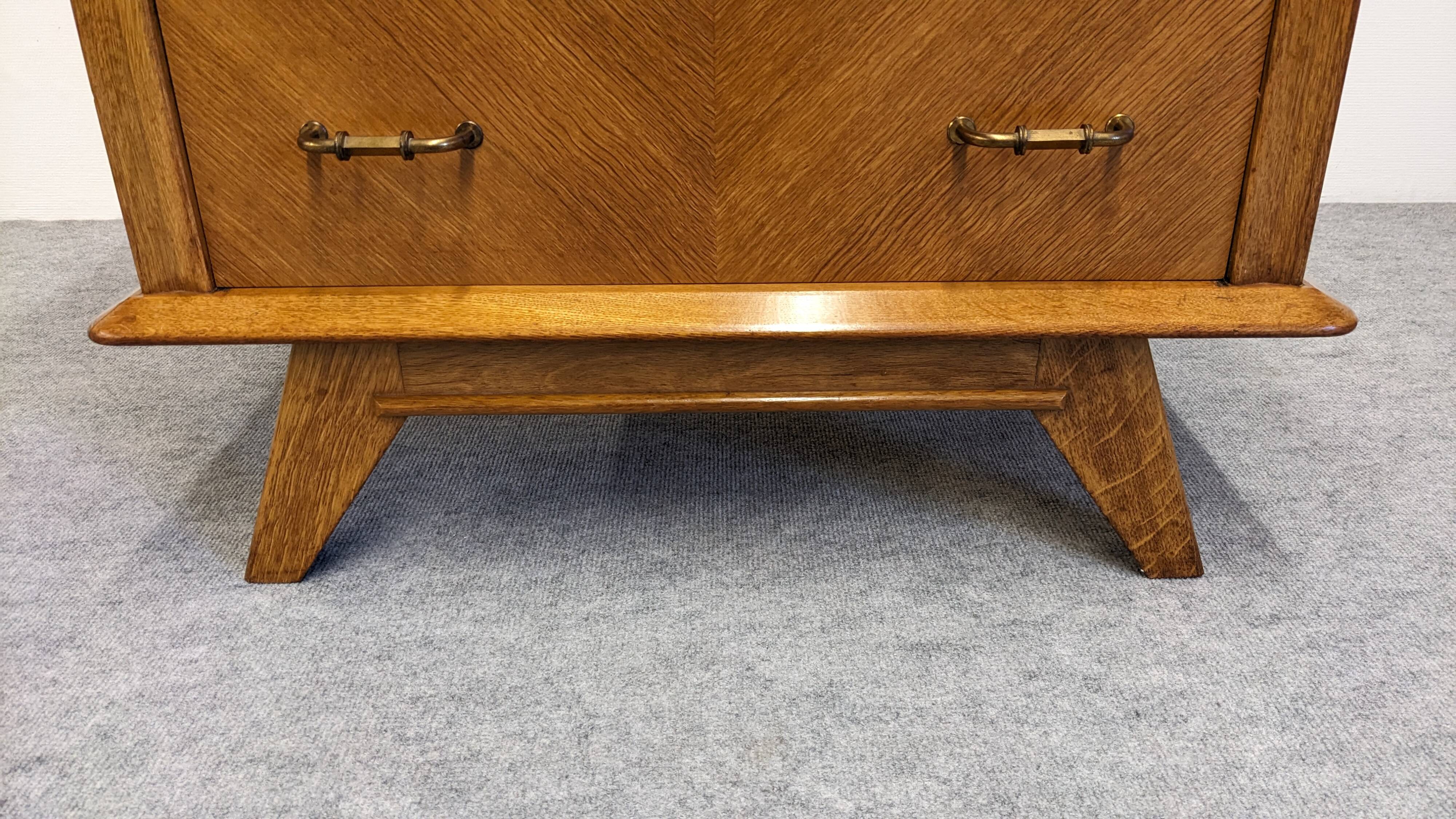 Commode, chiffonnier 5 tiroirs en chêne blond, France vers 1950