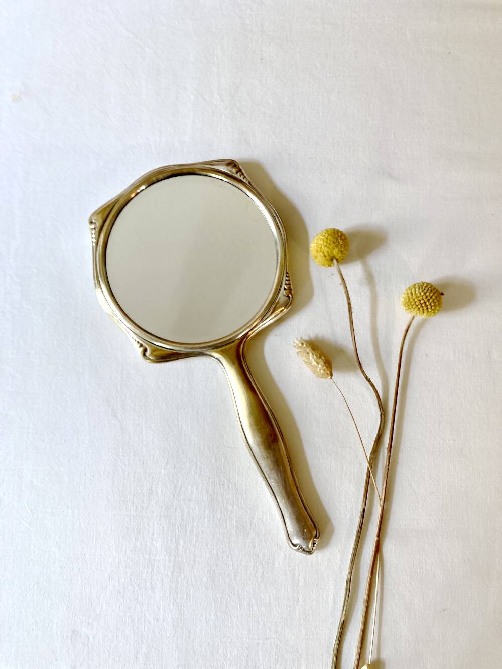 Art Deco hand mirror in silvered metal and bevelled glass – Circa 1930