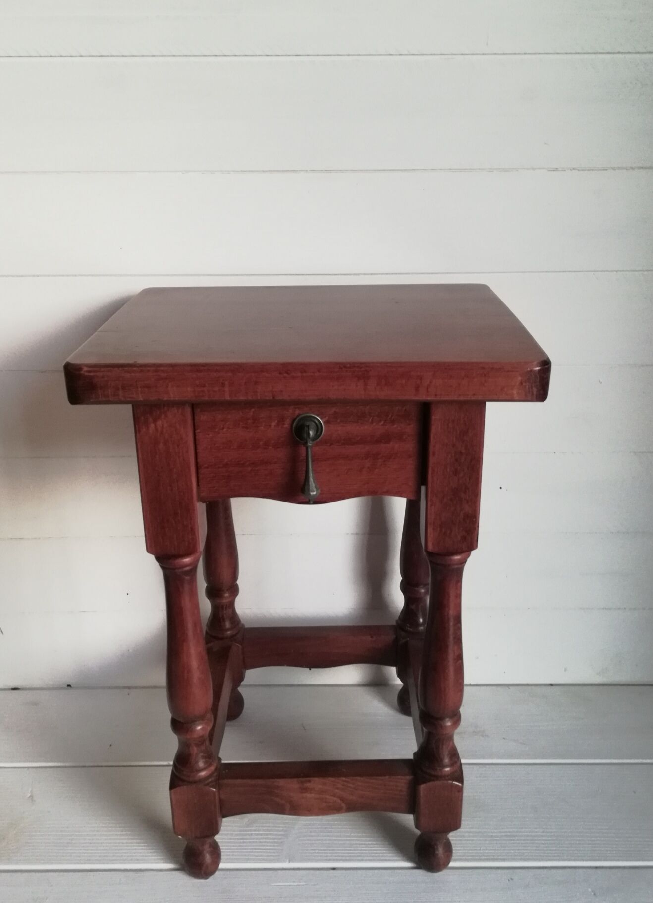 Bedside table / Plant holder