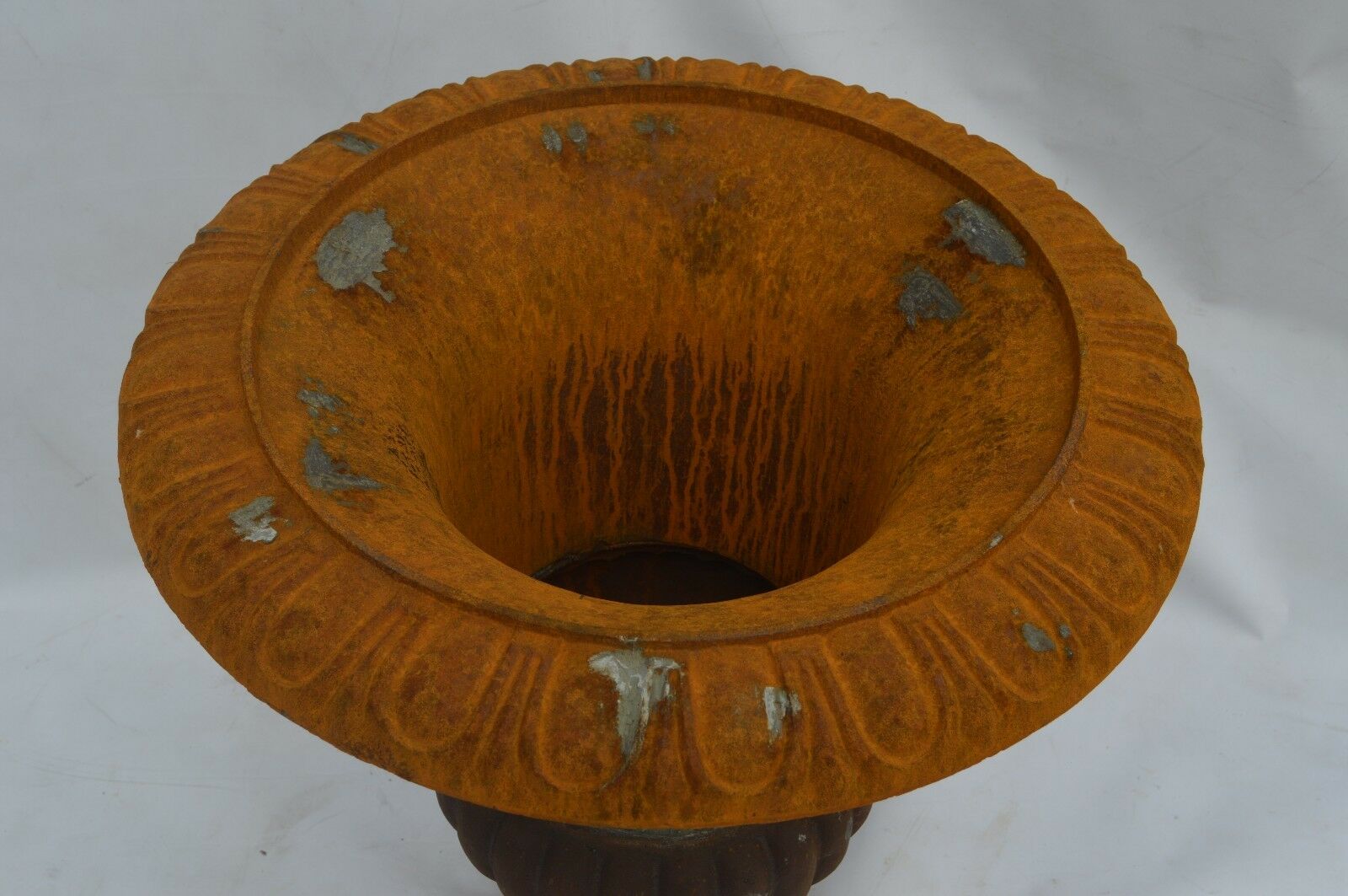 Vase médicis en fonte