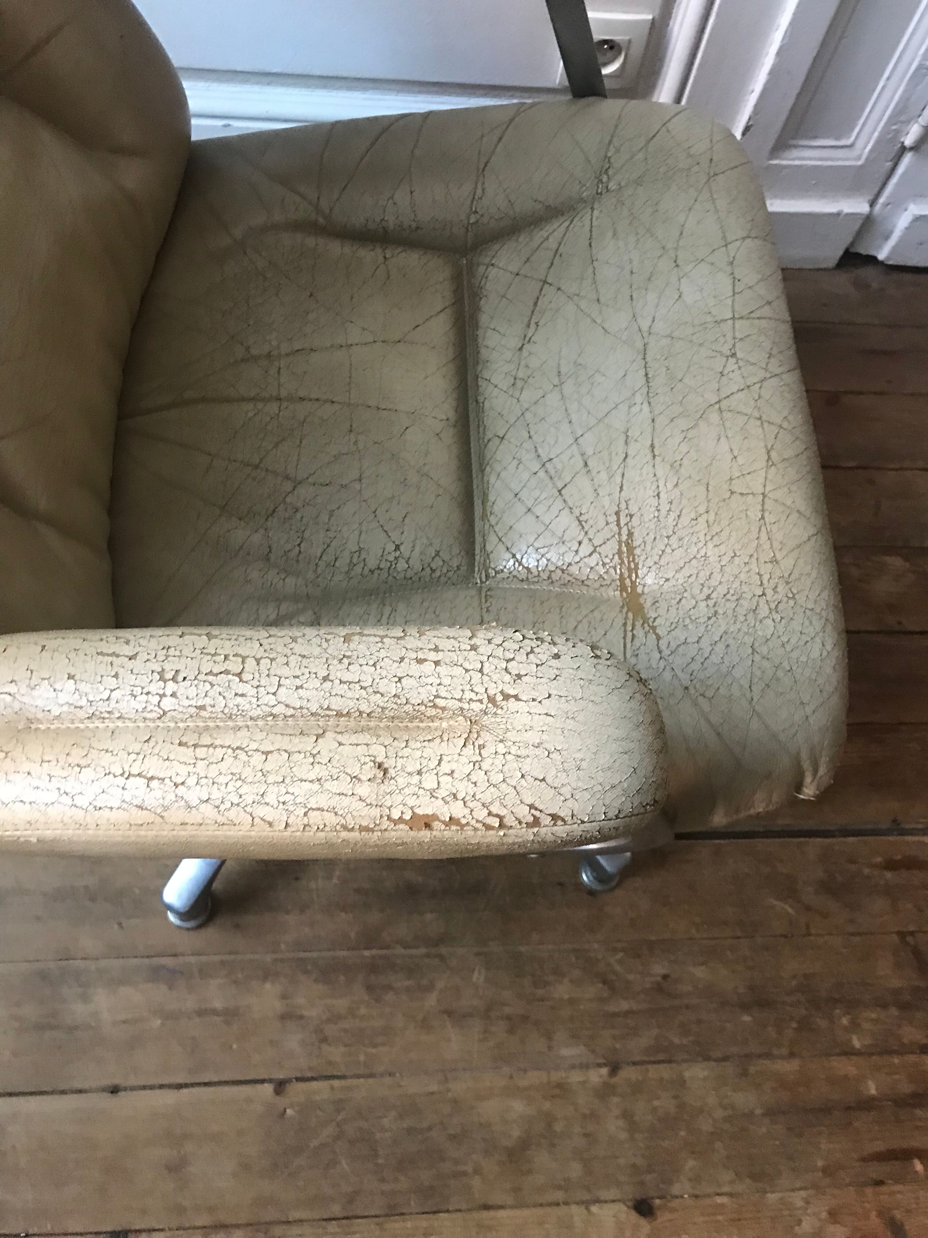Leather armchair 70's
