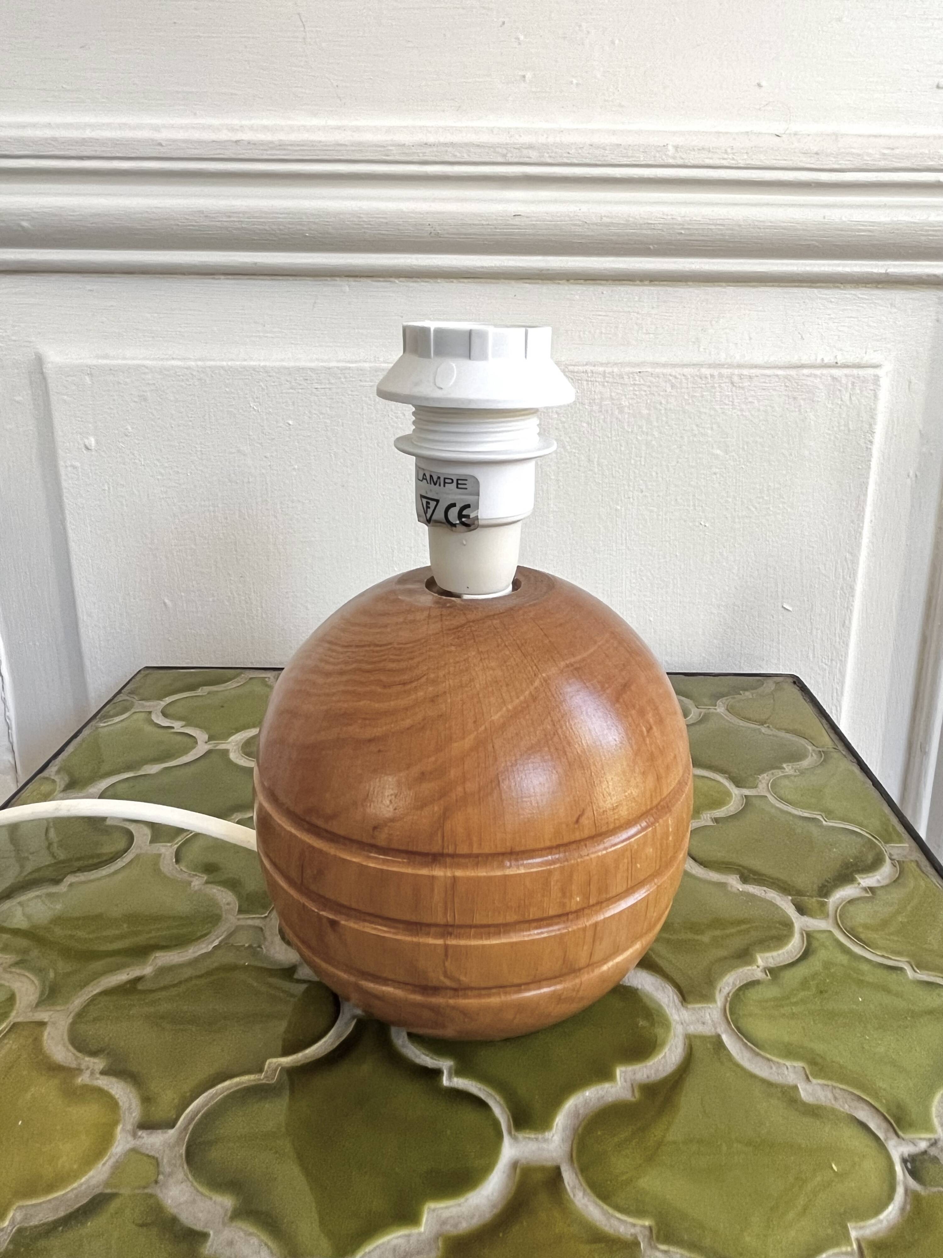 Lampe boule en bois vintage