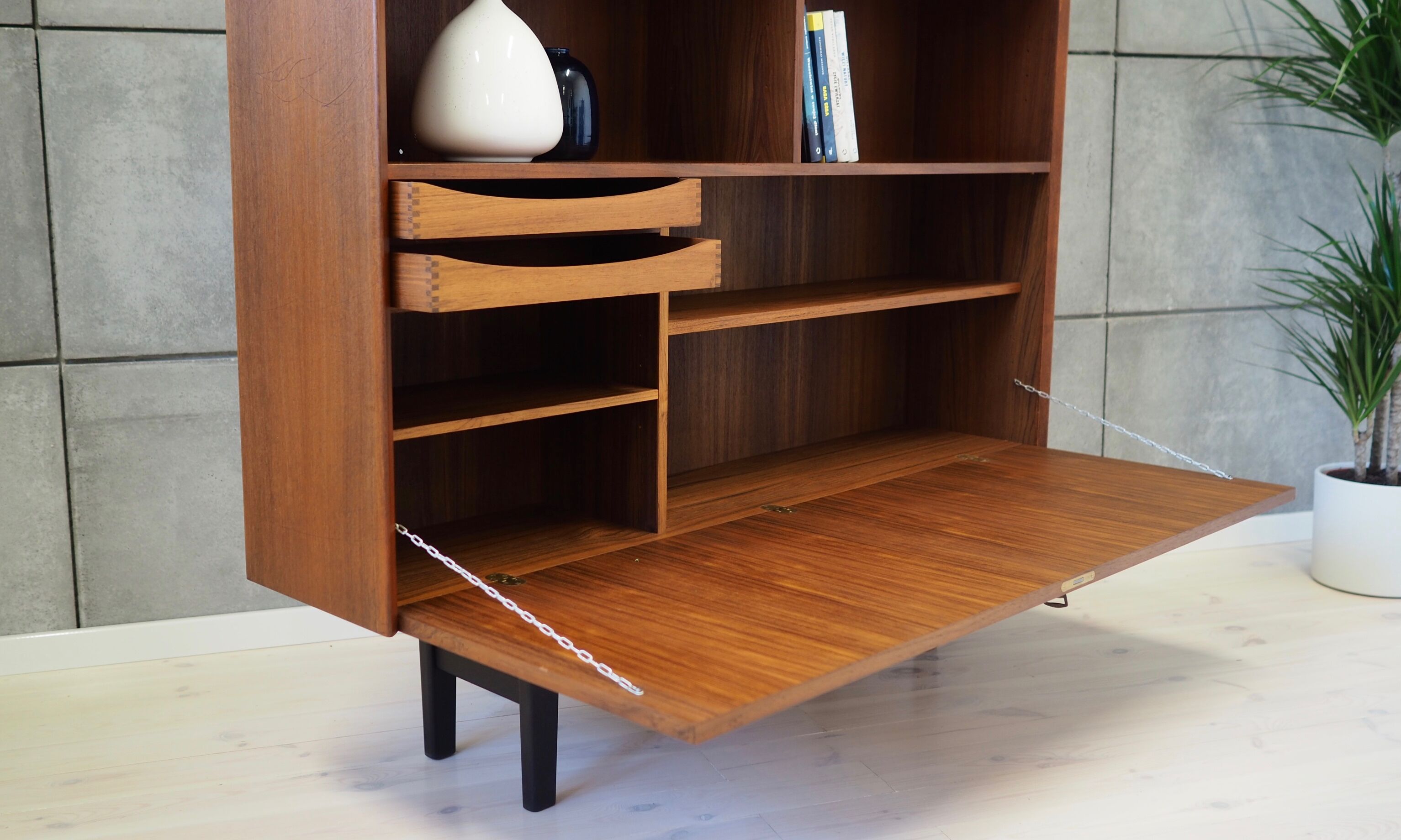 Bookcase with a bar from the 60/70