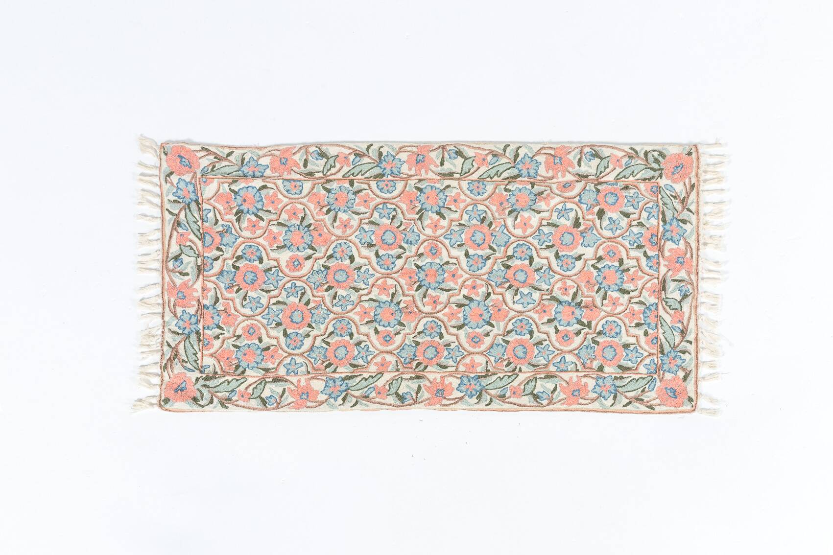 Tapisserie vintage brodée à la main