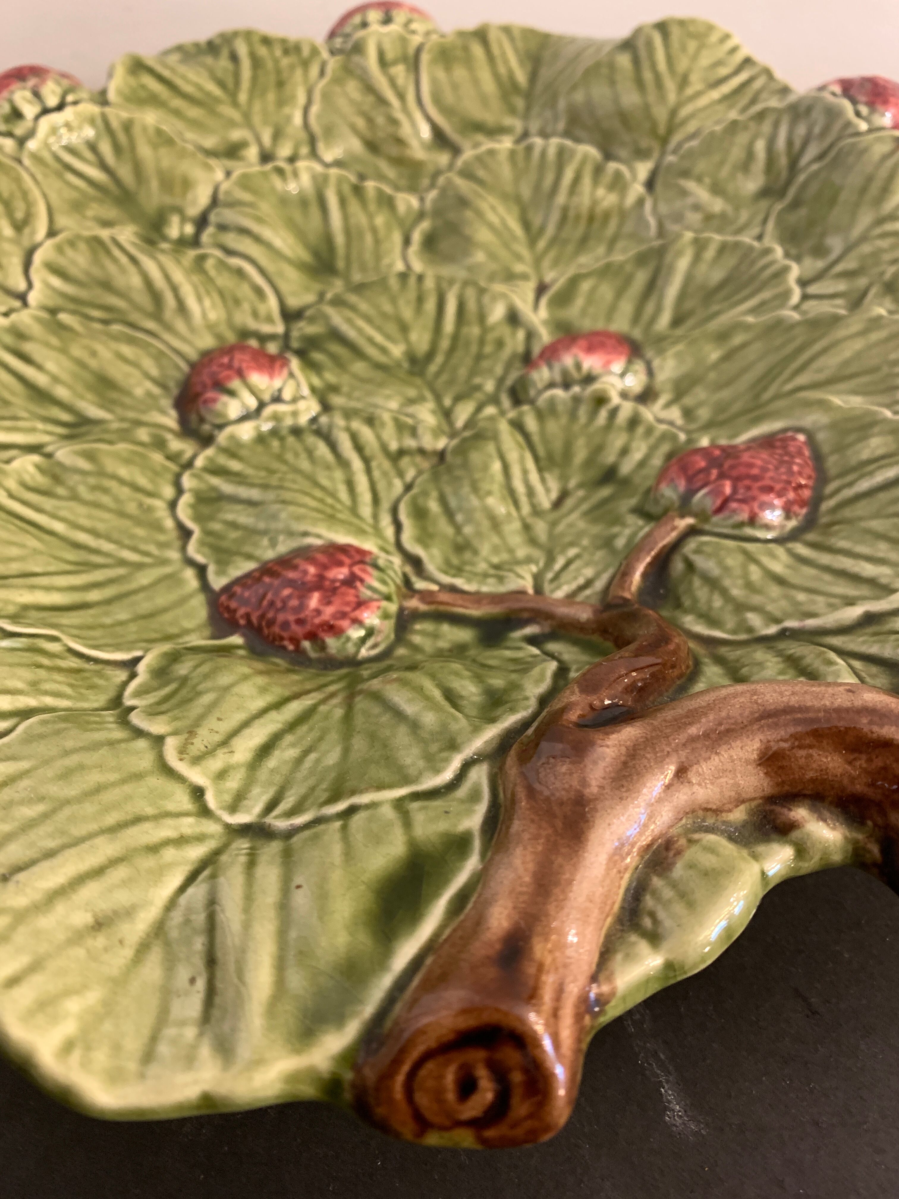 Dish strawberries ceramic slurry