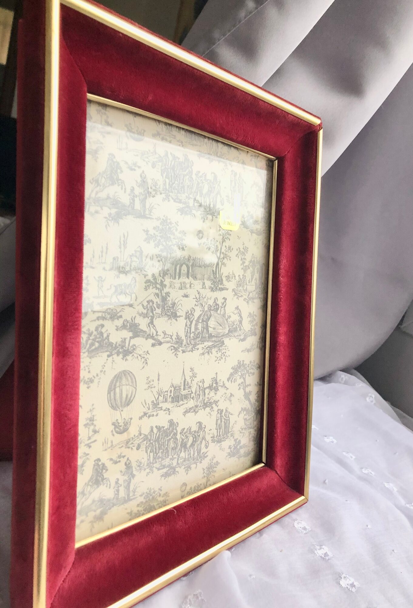Photo frame in red velvet Bordeaux CREATION JEANCELLE - Vintage 50s