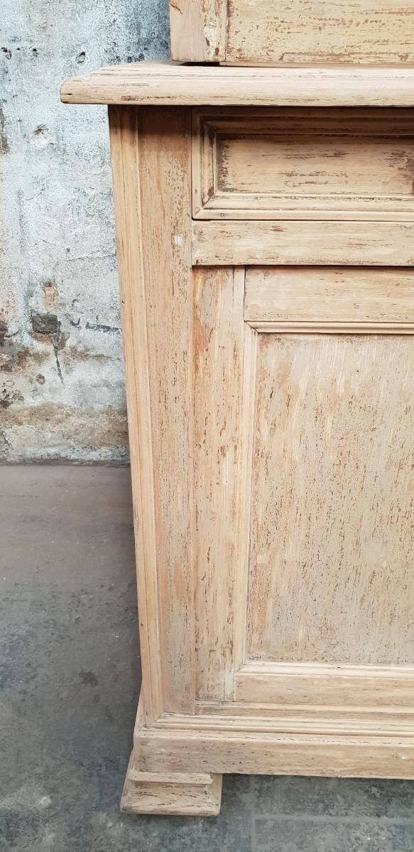 Vintage vaisselier in two bodies