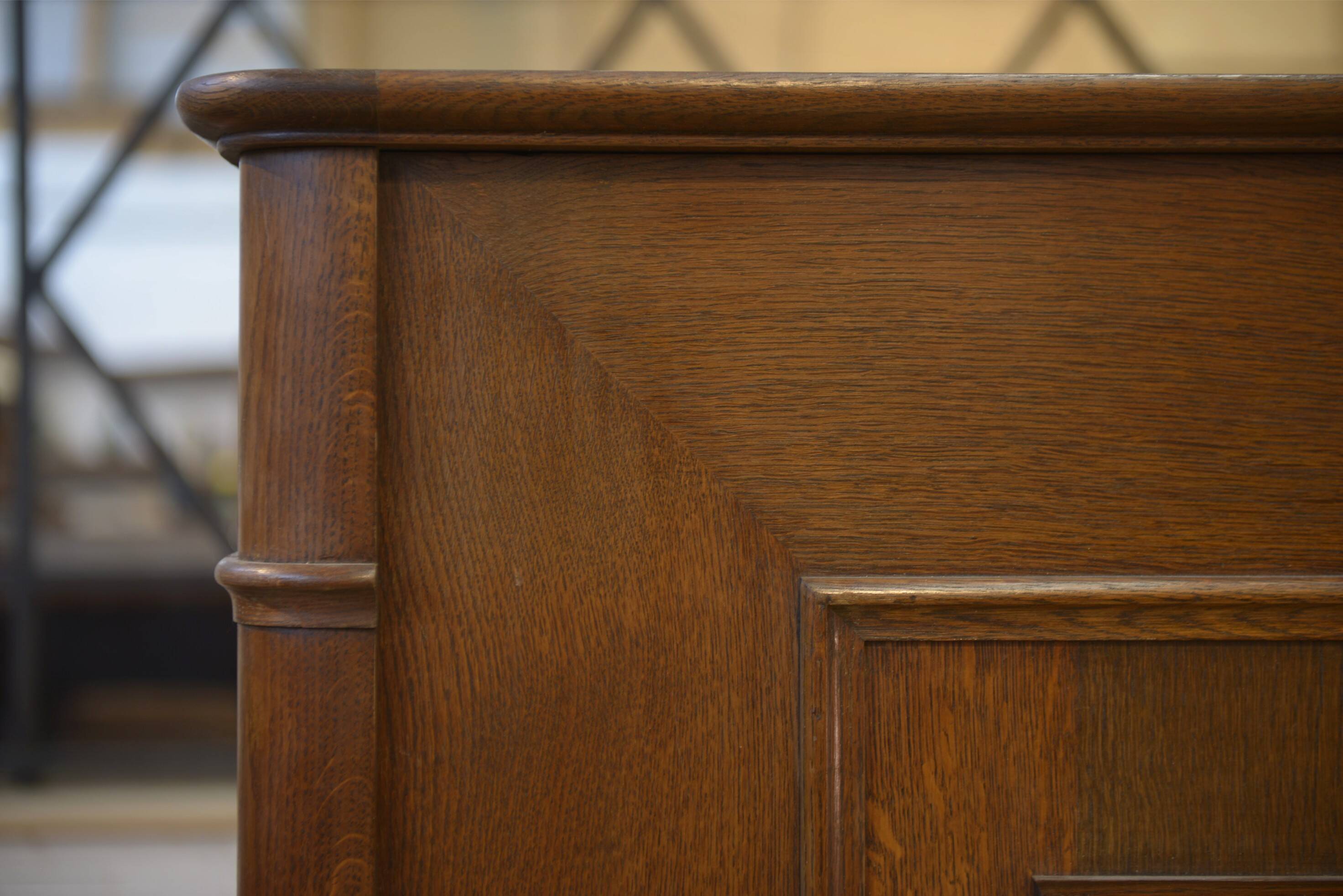 Brutalist display cabinet in oak by Charles Dudouyt, 1940s.