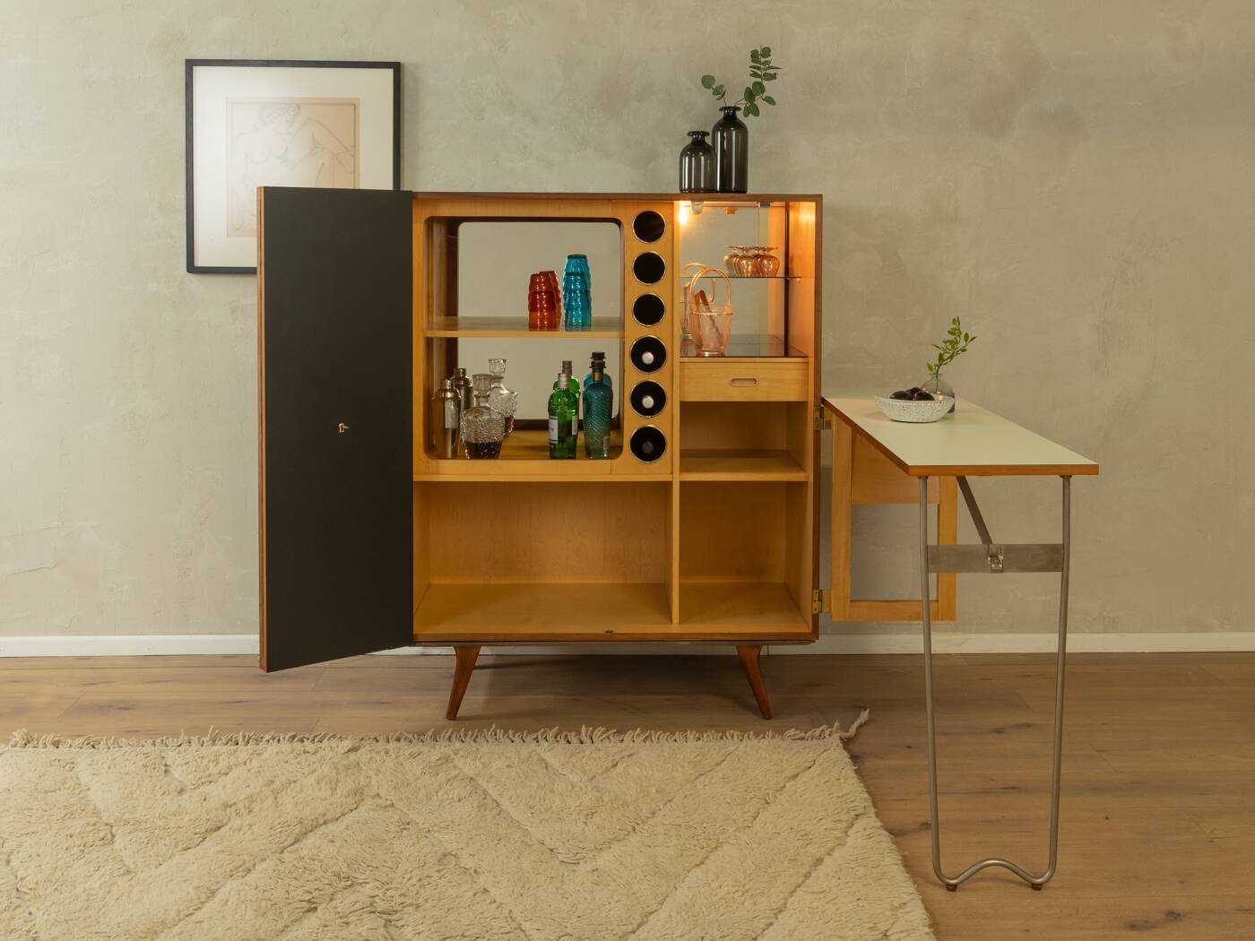 Extendable bar cabinet for the home, 1950s