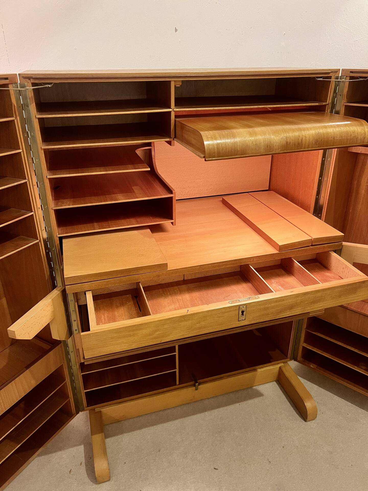 Bureau cabinet pliant "Magic Box" Mummenthaler & Meier du milieu du siècle - sw