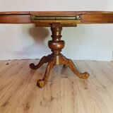 Extendable Oval Round Table
