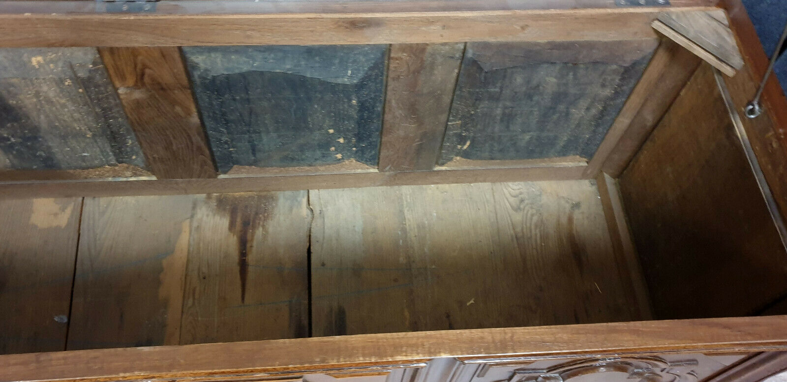 bench footboard louis XIII Bourguignon in solid walnut