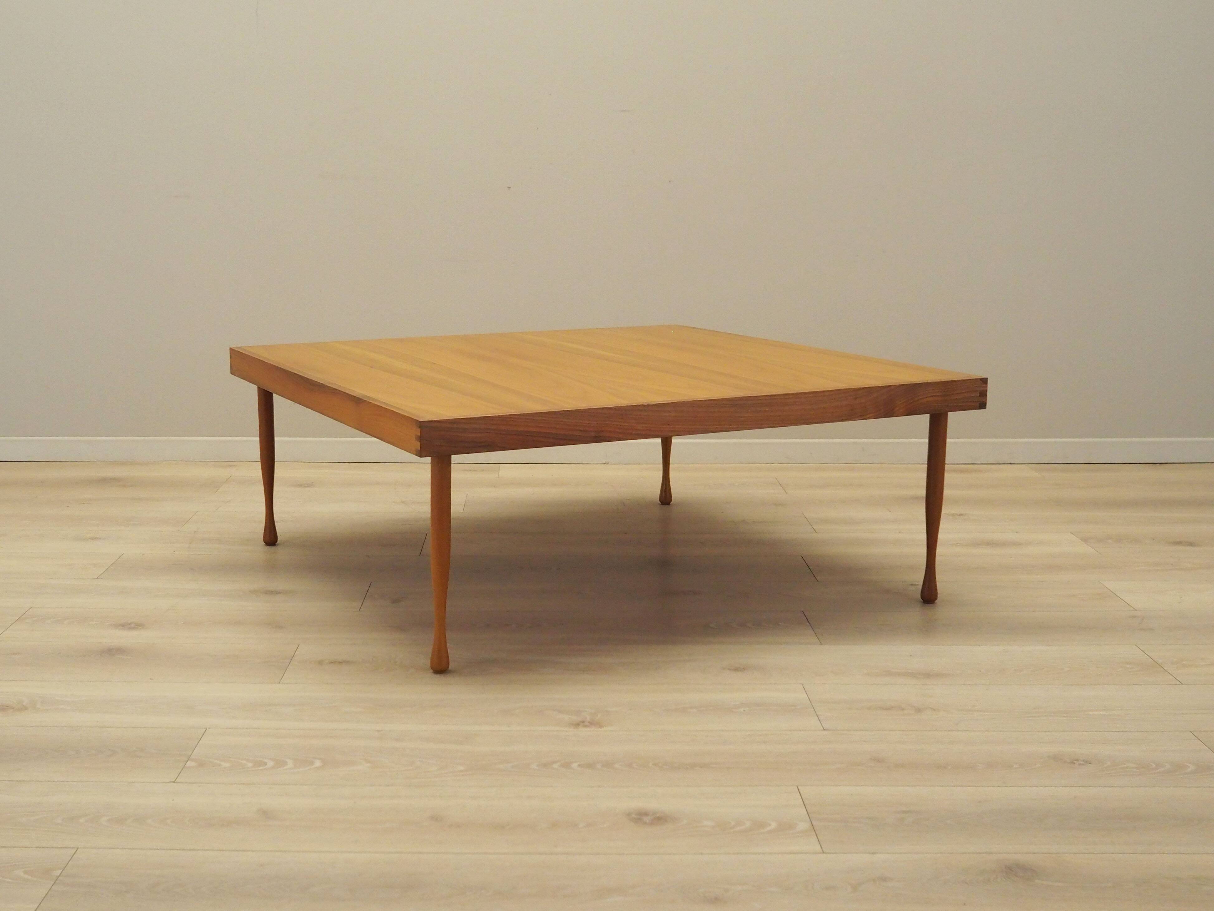 Mahogany coffee table, Italian design, 1970s, production: Italy