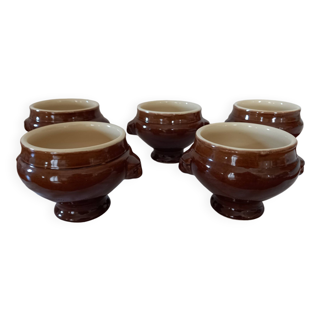 Set of individual soup bowls or tureens