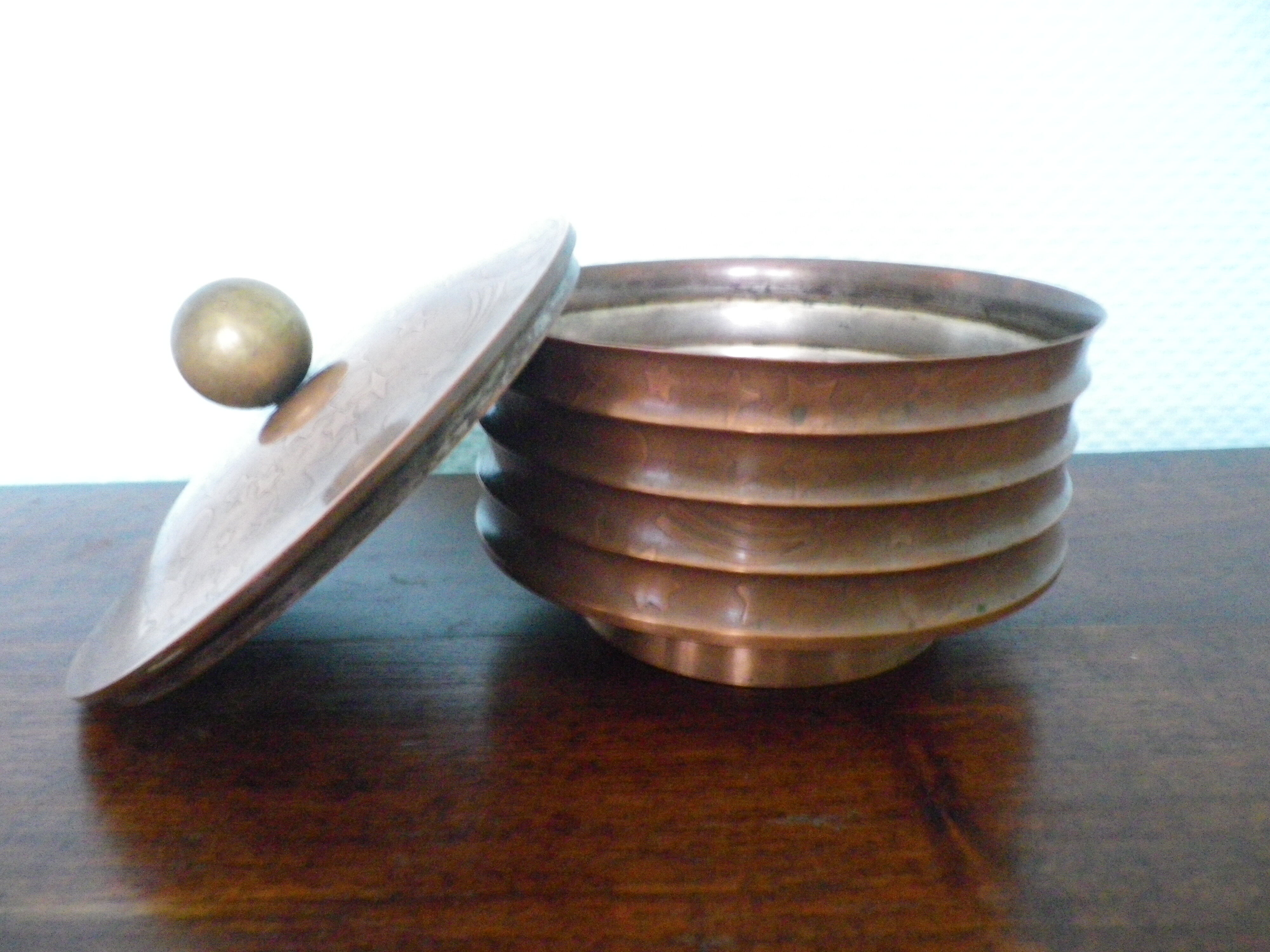 Empty pocket with its copper and metal incubator