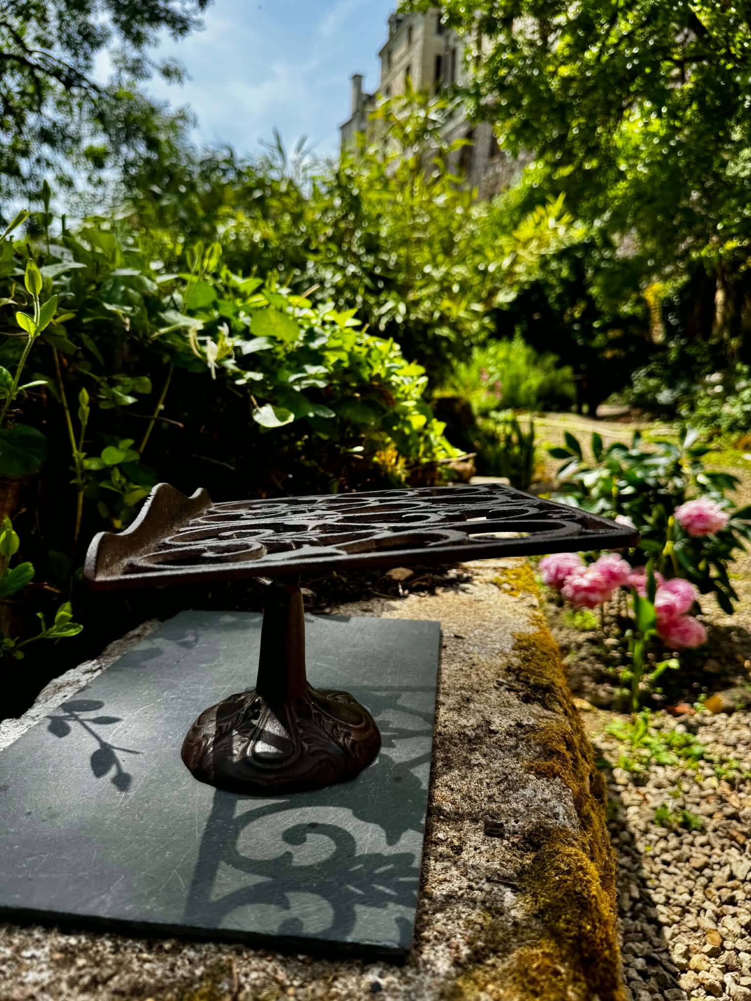 Porte revues lutrin en fer forgé Art Nouveau