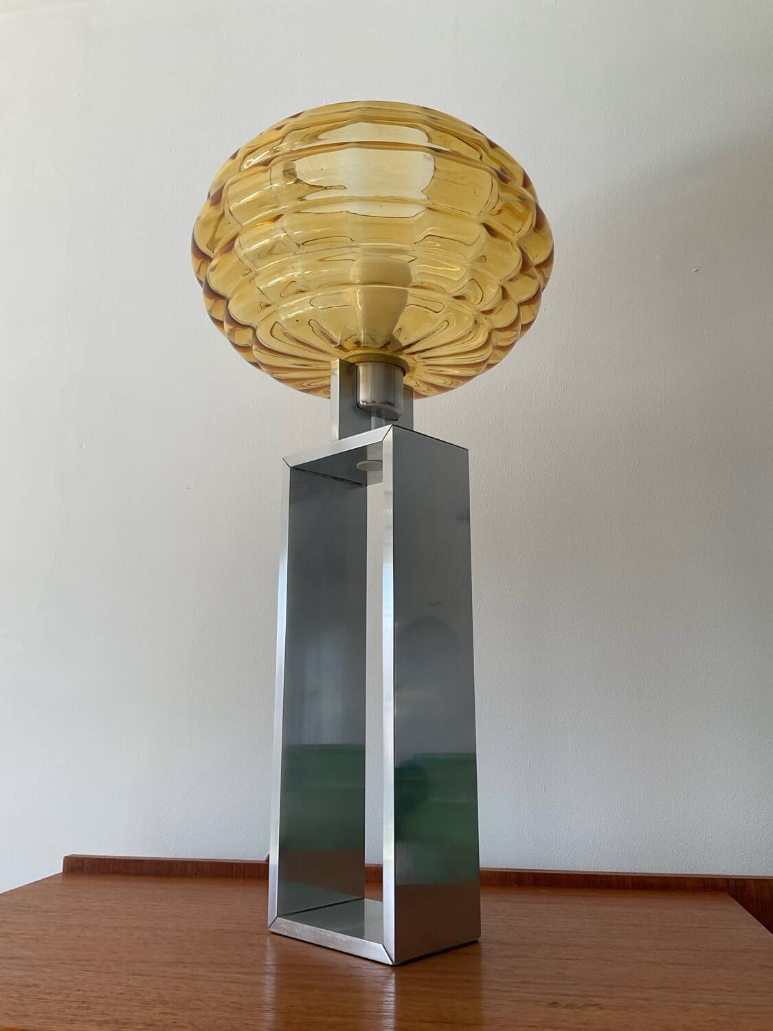 Vintage lamp in amber glass and aluminum