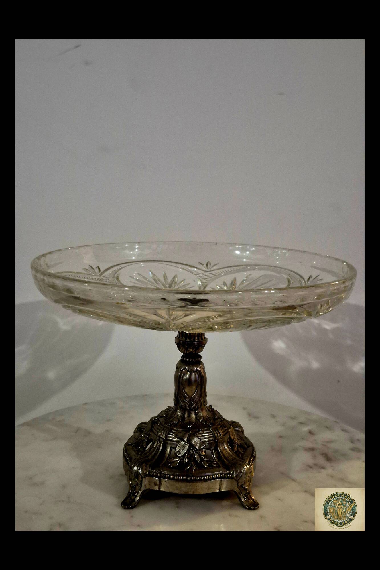 Cake stand or fruit bowl