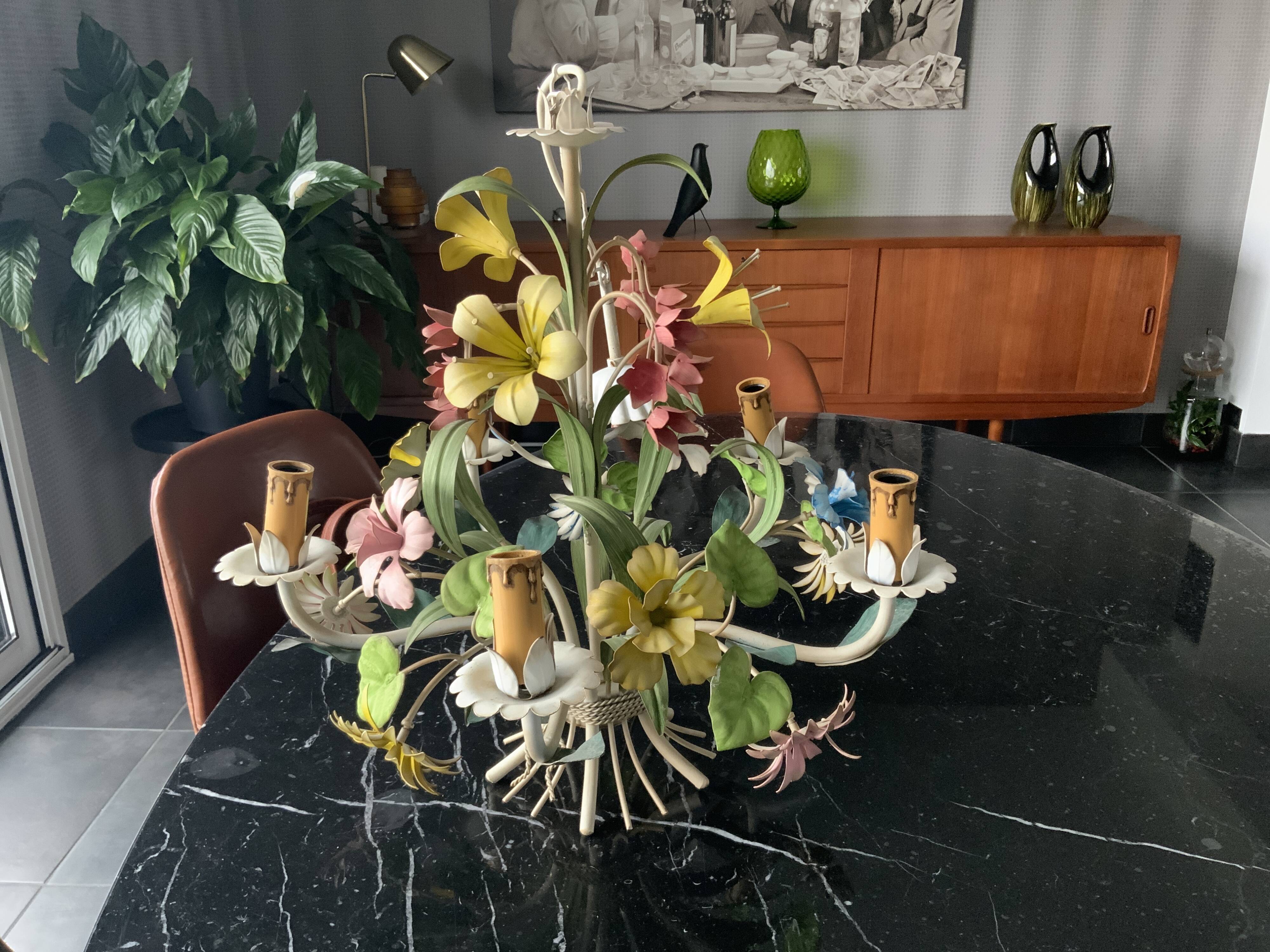 Flowered metal chandelier from the Italian 60s-70s.