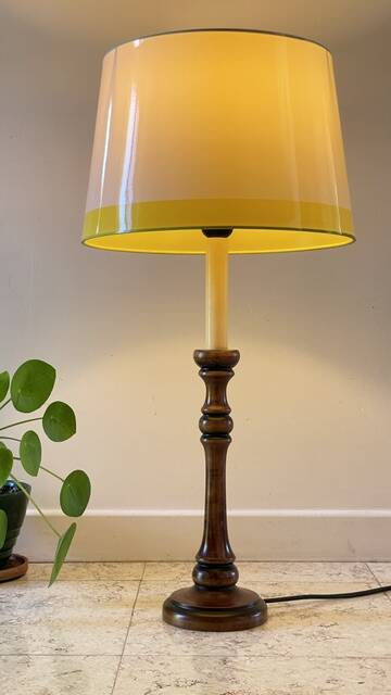 Candle holder lamp with walnut effect, vintage.