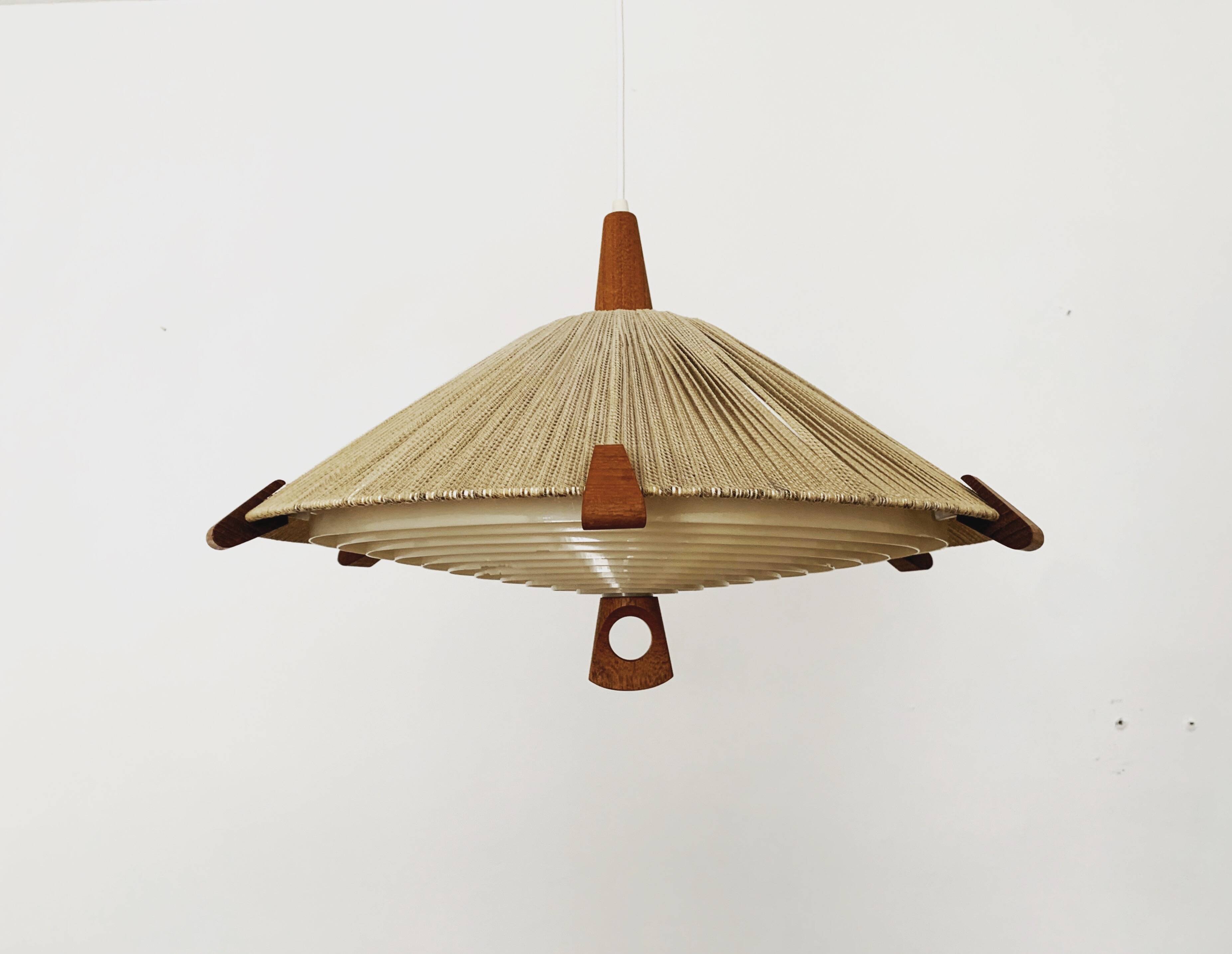 Suspension en sisal et teck par Temde