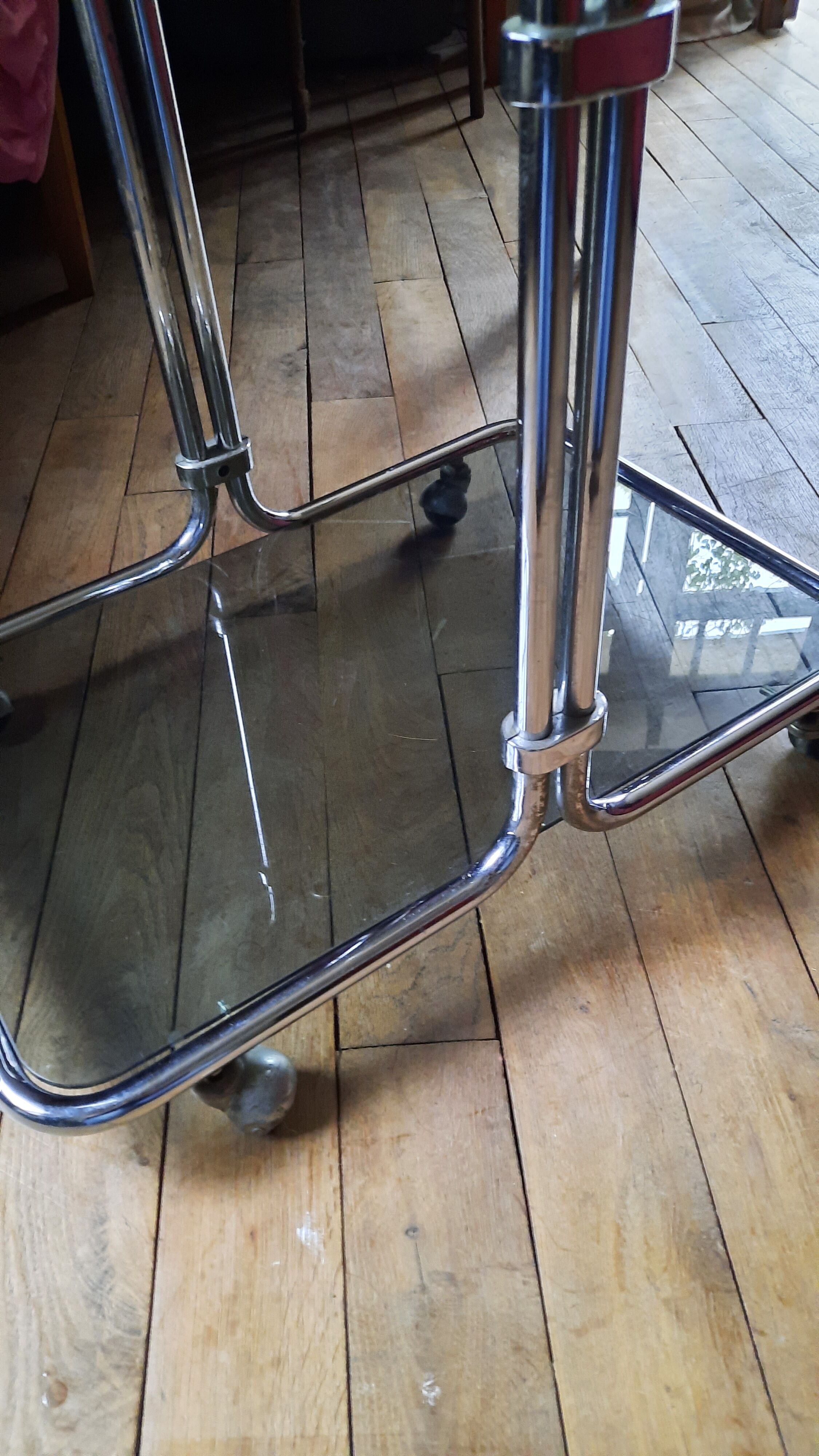 Vintage chrome metal wheel service