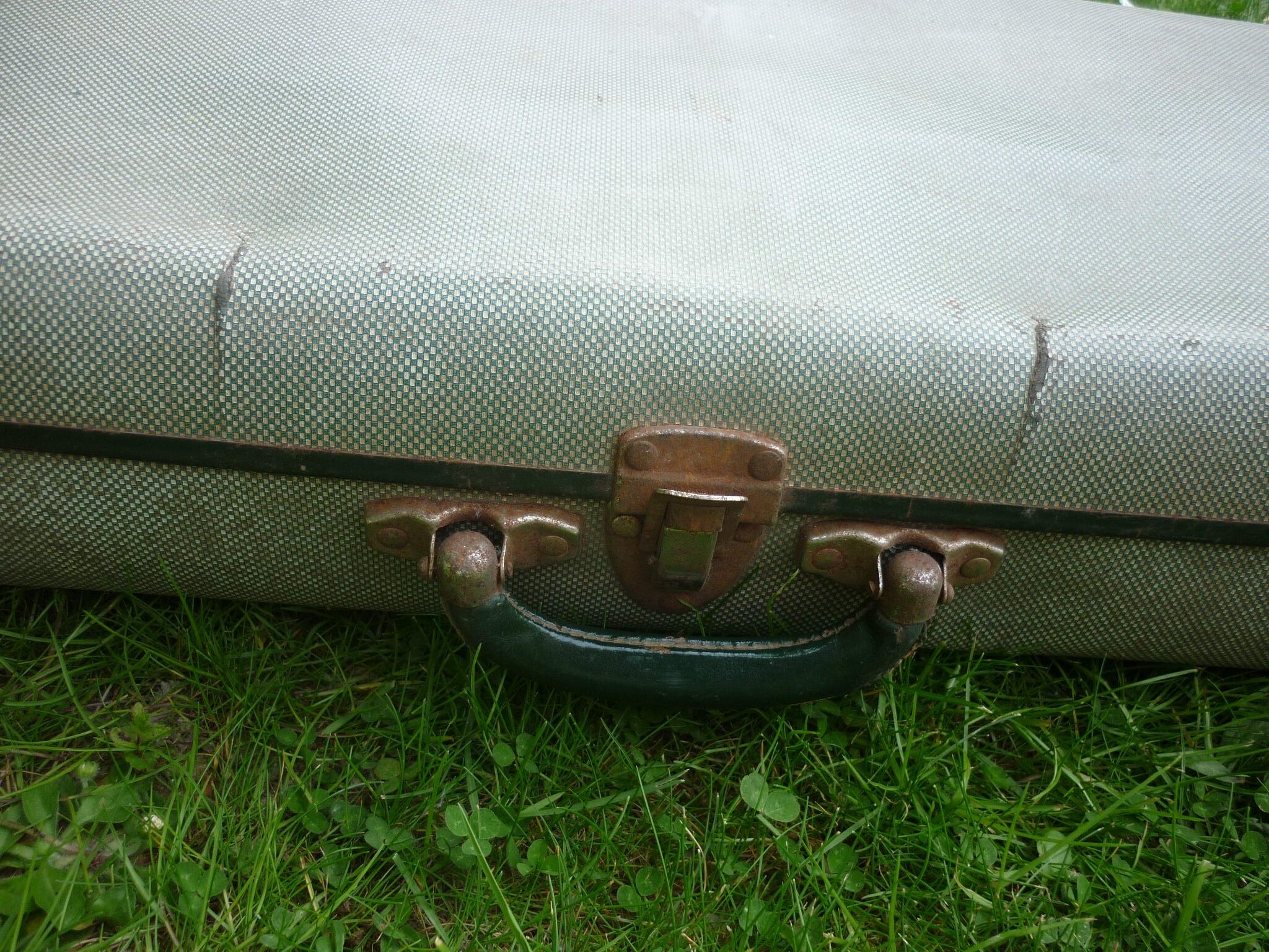 Valise verte longue des années 30