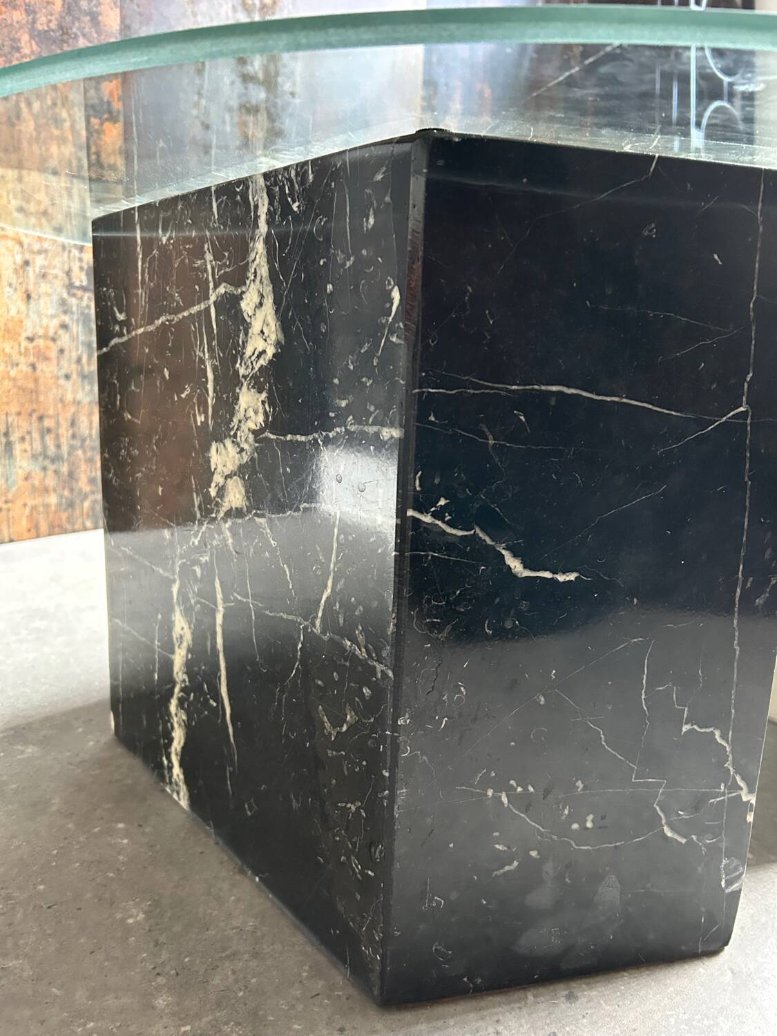 Table basse vintage en verre et marbre