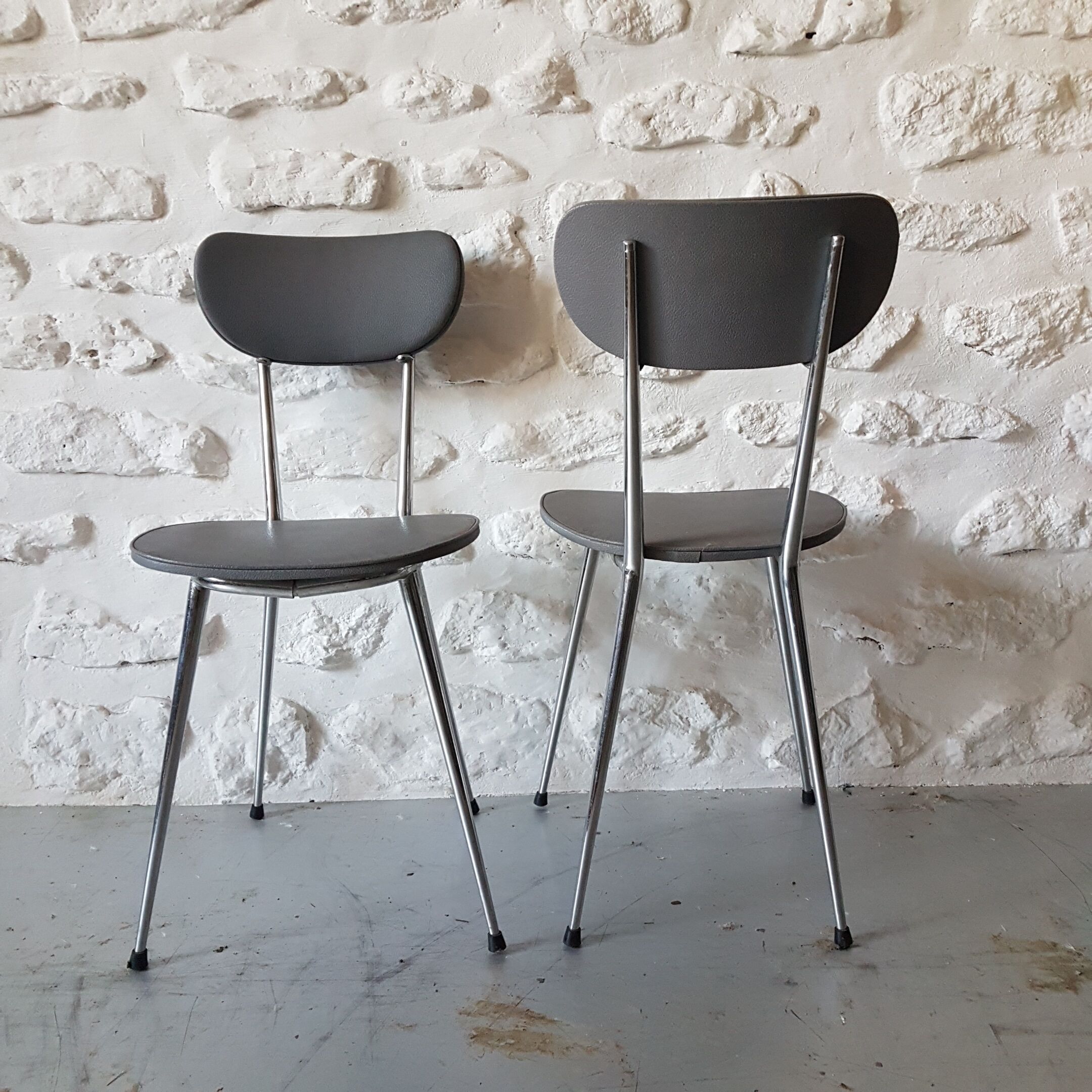 Pair of vintage chairs in metal and grey