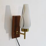 Scandinavian vintage wall sconce in teak and opaline