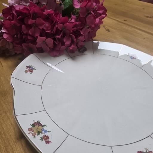 Set of 4 Digoin-Sarreguemines dishes