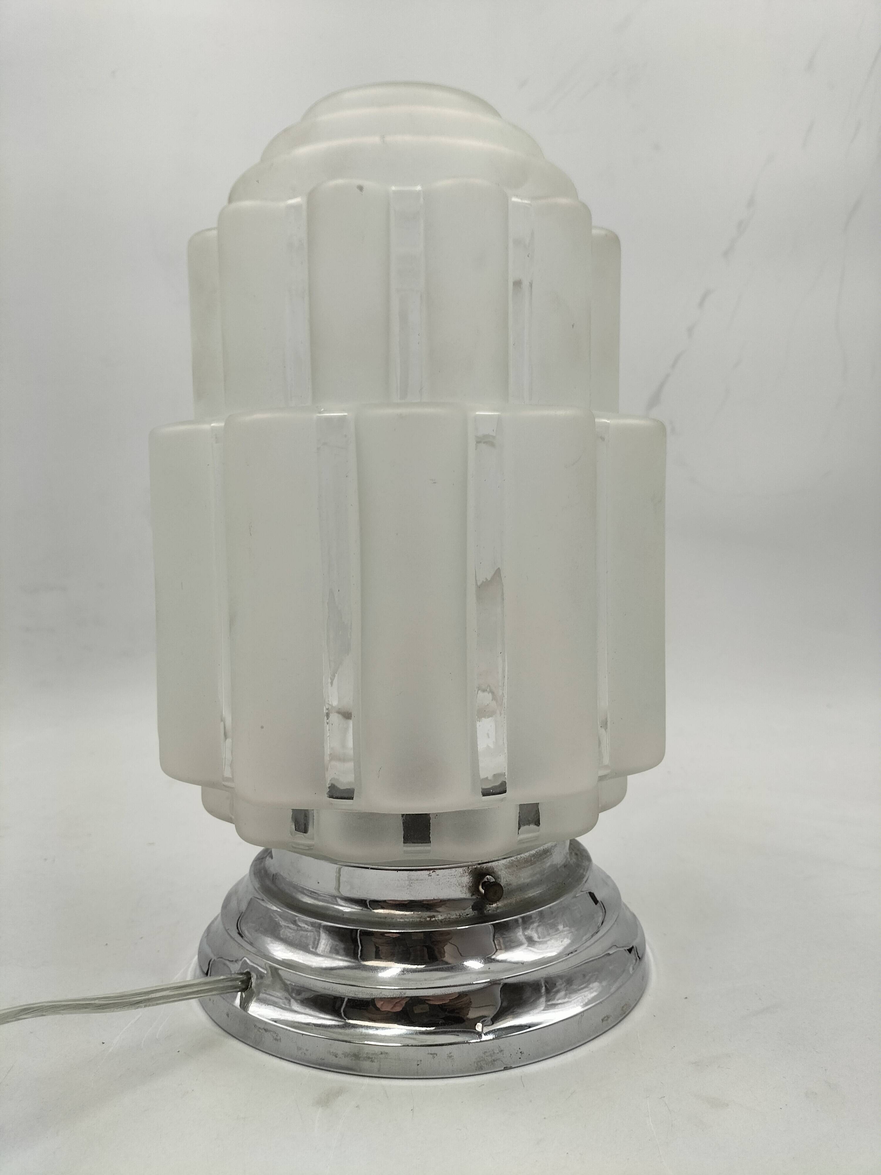 Art deco lamp