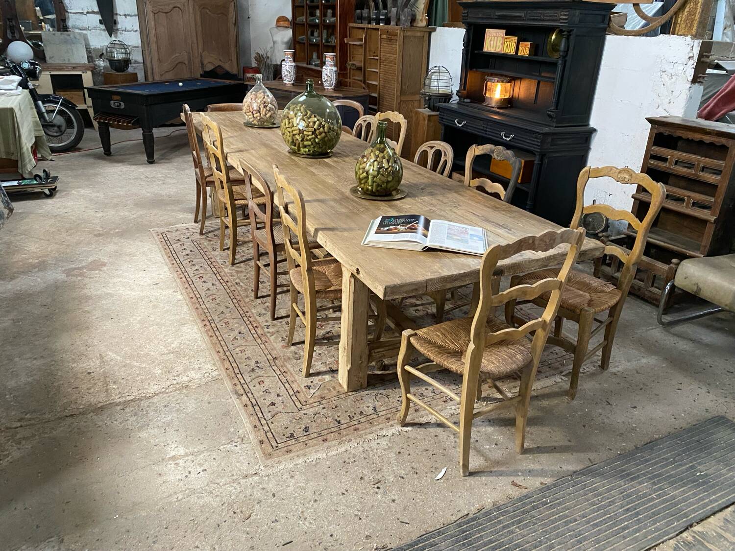 Table de ferme Monastère