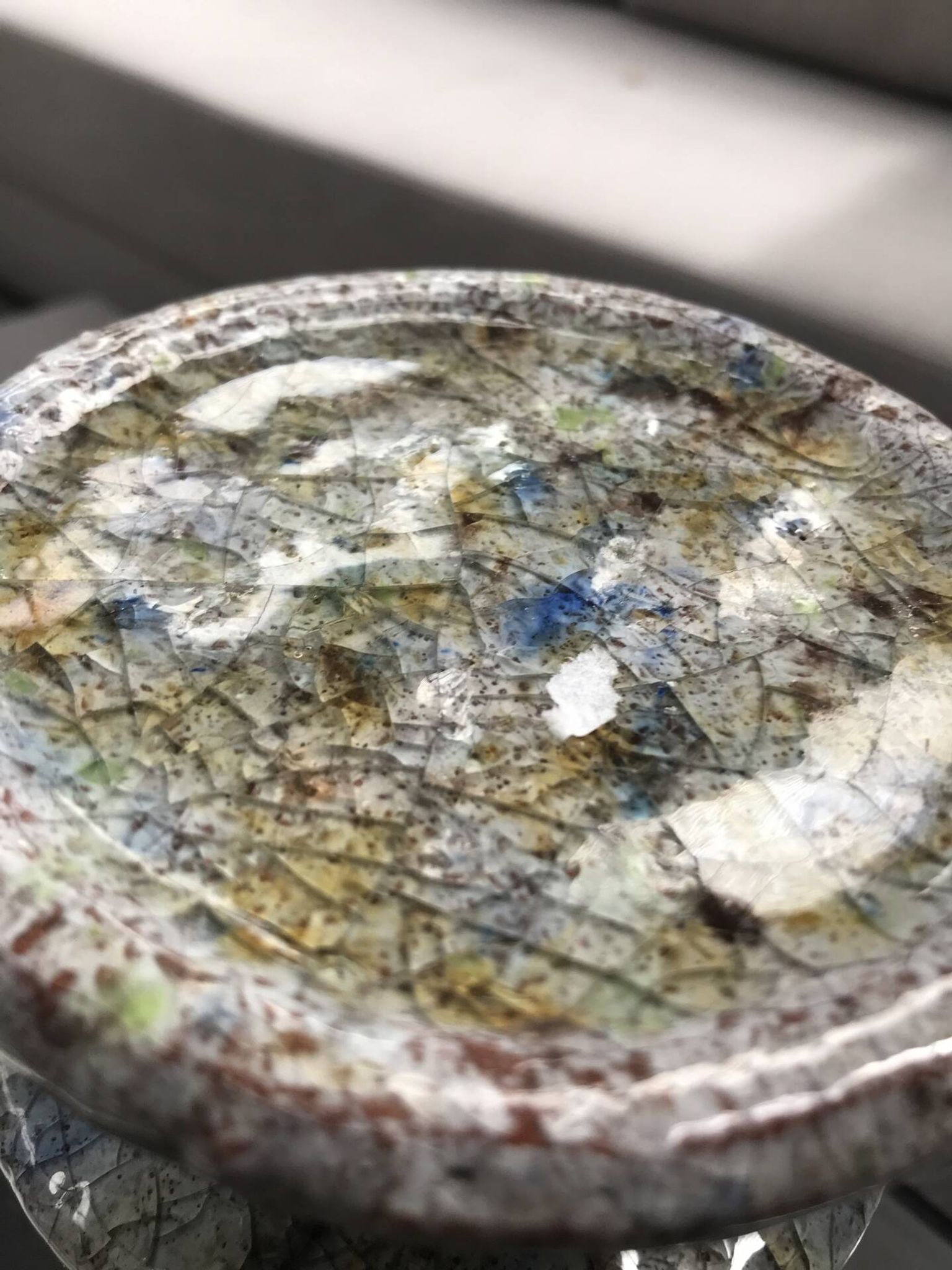 Porte bougie en céramique type « Raku », craquelé gris bleu