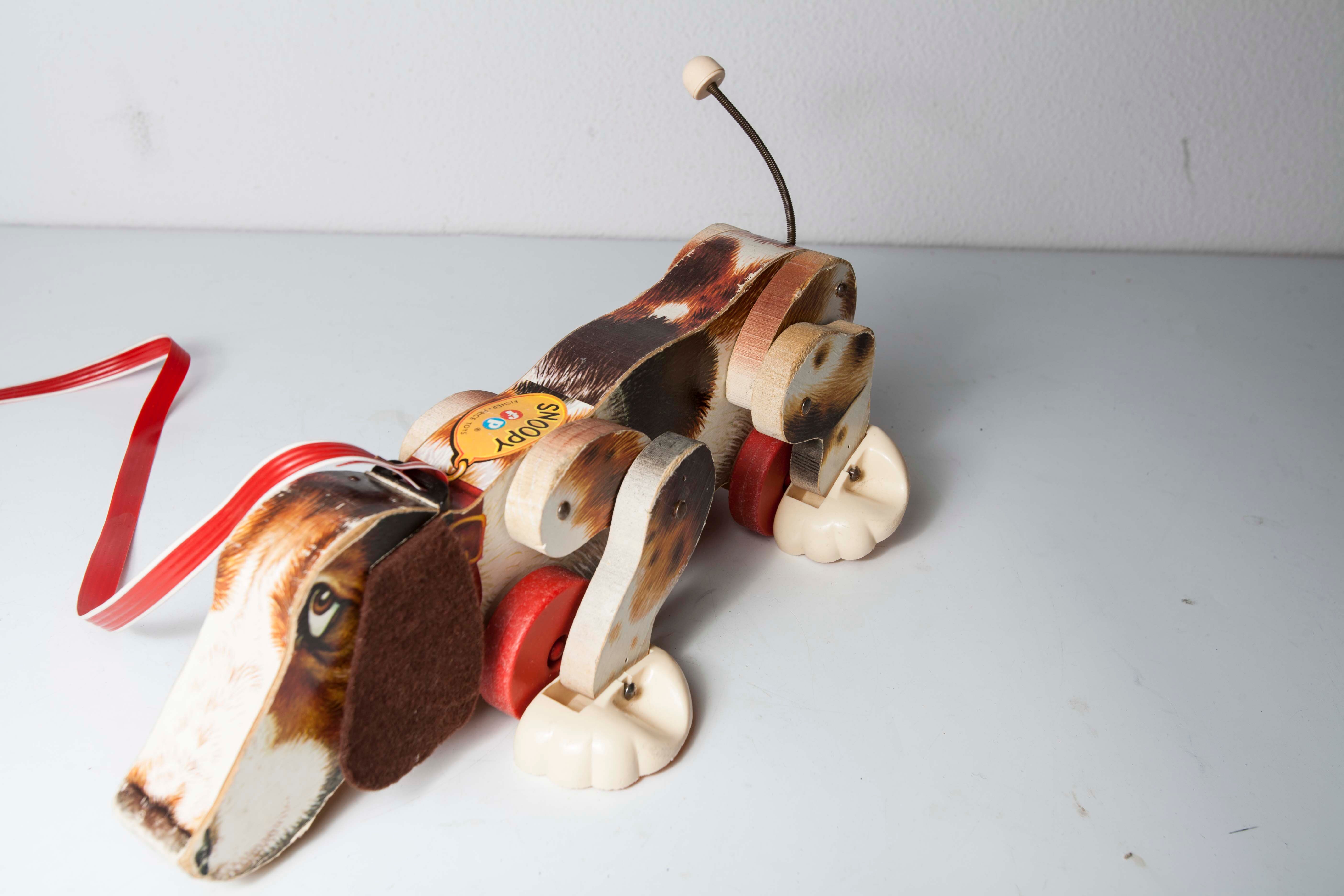 Snoopy pulling dog to record price no. 181