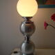 Lampe vintage aluminium et opaline signée