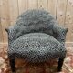 Fauteuil crapaud Napoléon III en velours léopard