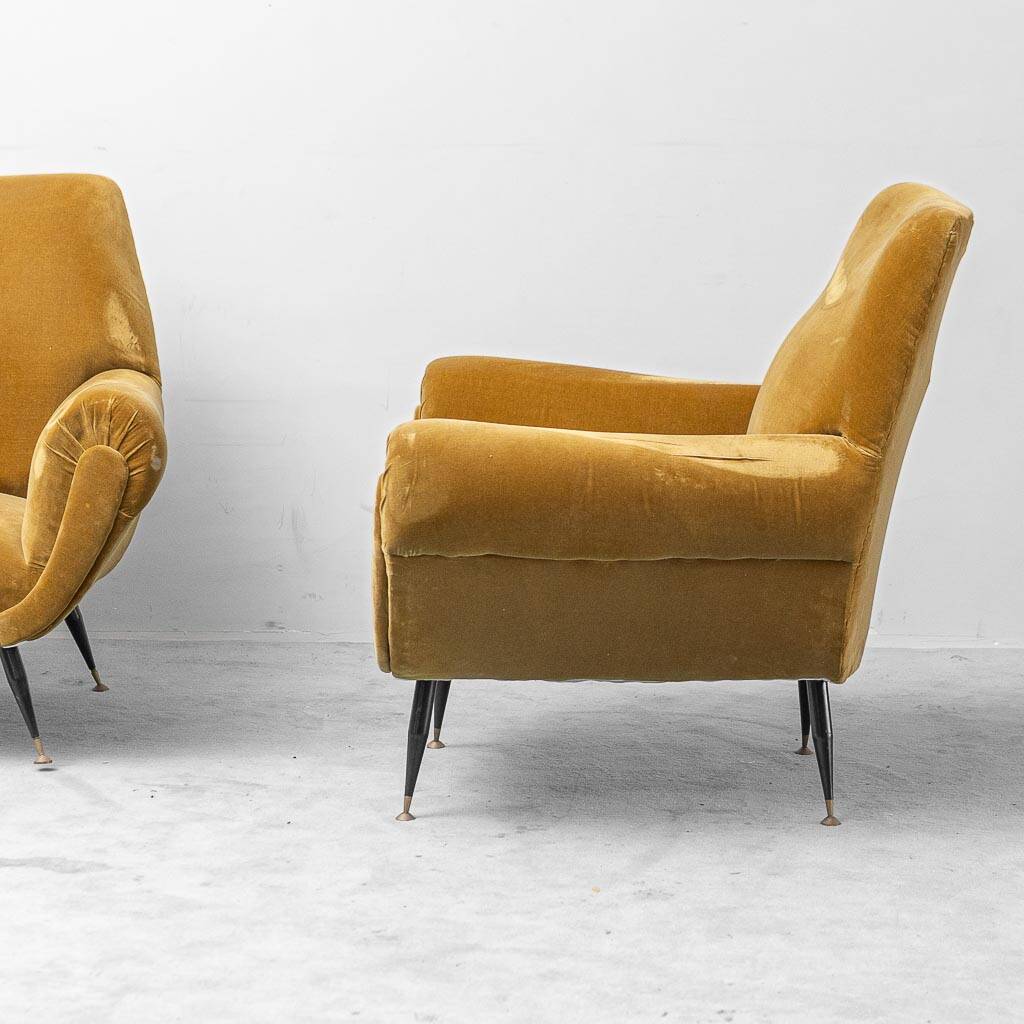 Pair of vintage velvet armchairs in Gigi Radice style – Italian design 1950s