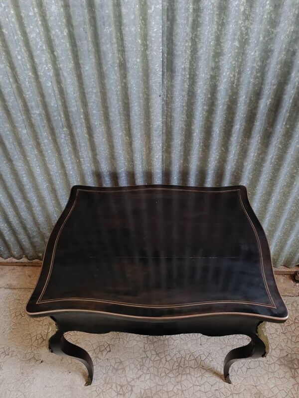 Petite table d'appoint travailleuse