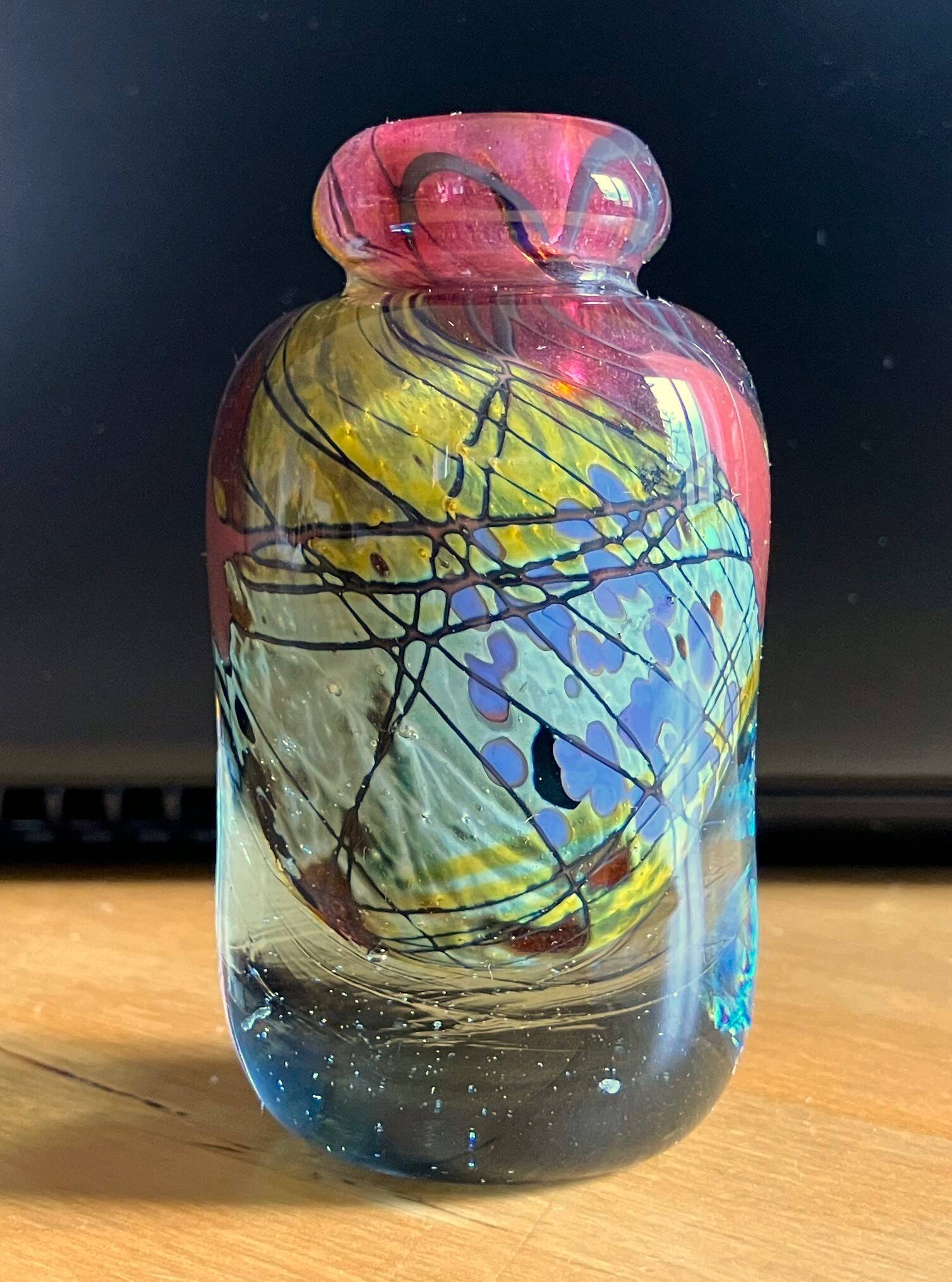 Petit vase soliflore en verre signé LE LONQUER 1982 , état impeccable