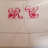 Drap lin brodé  en rouge