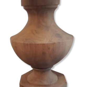 Pied de lampe en bois massif taillé dans un seul morceau et abat jour fait main par artisan