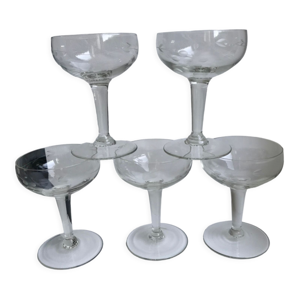Lot de 5 coupes à champagne en cristal gravé années 50