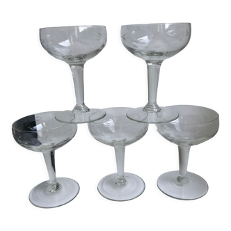 Set of 5 champagne glasses in crystal engraved 50s