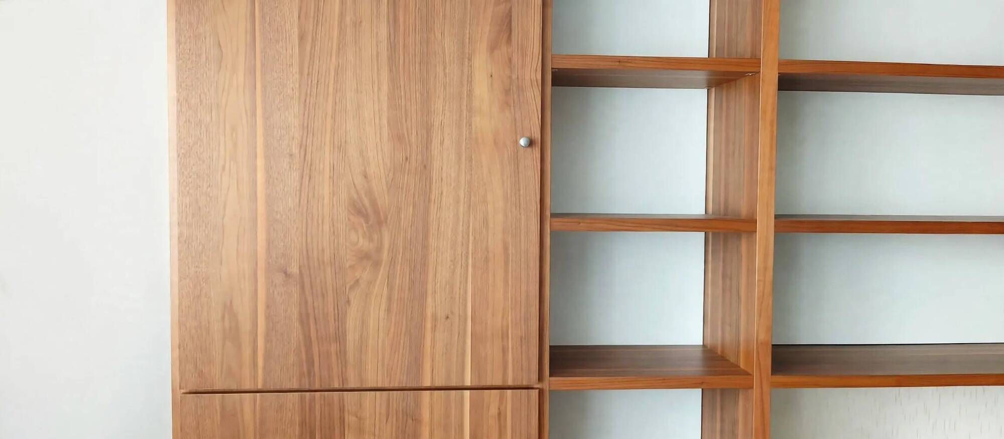 HÜLSTA MEGA-DESIGN Library 379cm - 5 columns Walnut & White Lacquer + contactless neon lighting