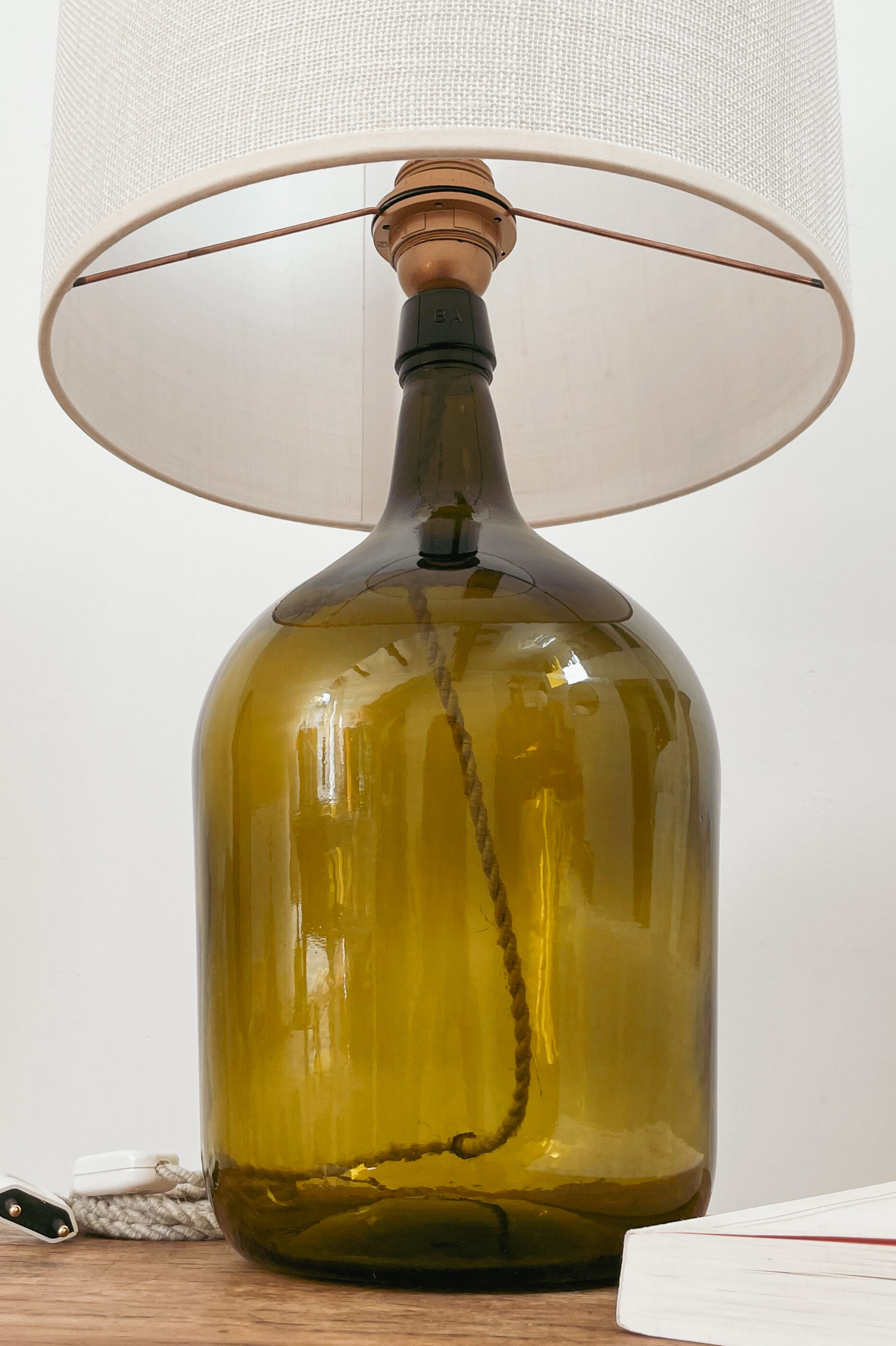 Demijohn linen lamp