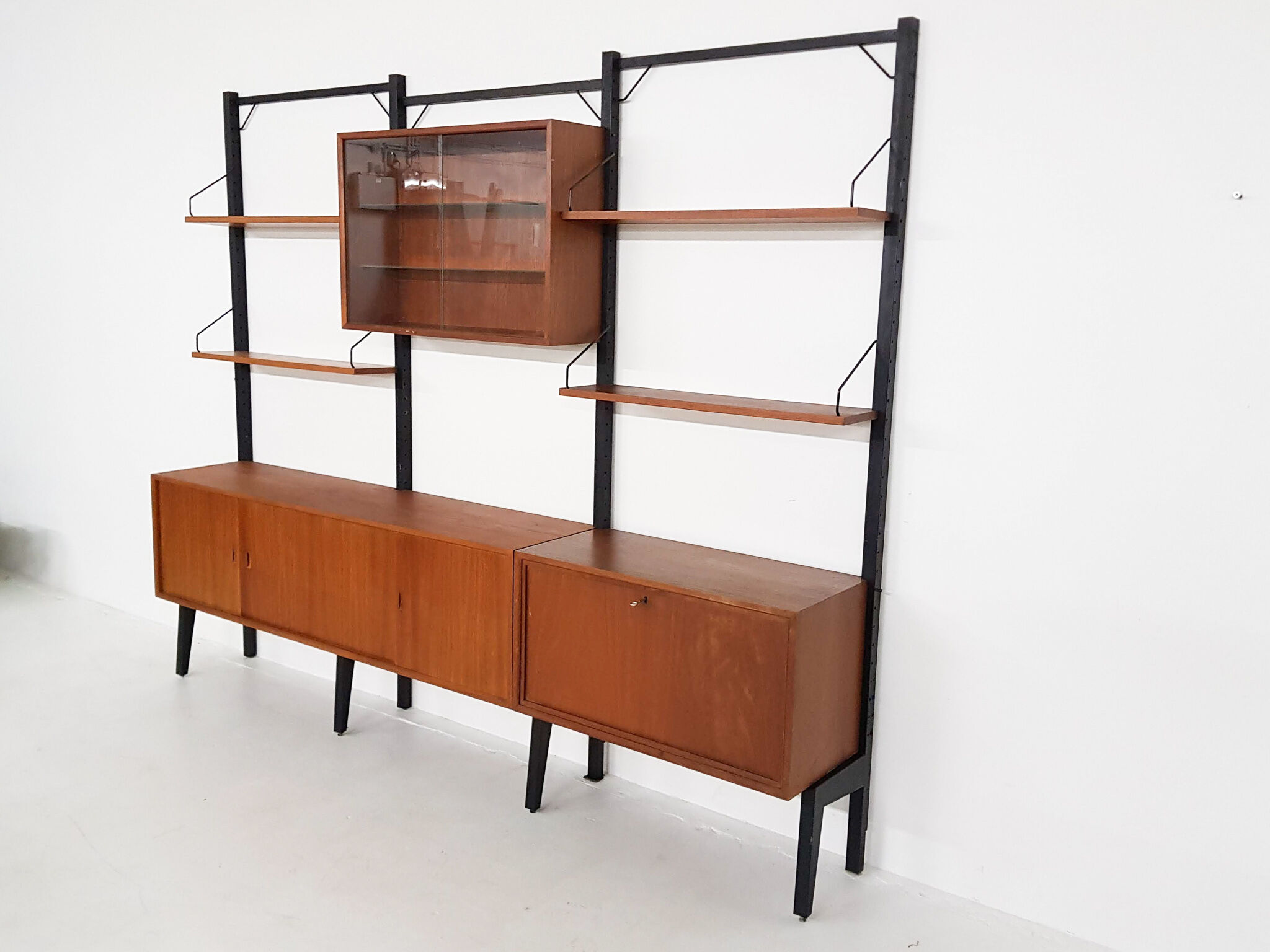 Bibliothèque de Poul Cadovius pour Royal System, Danemark années 1950